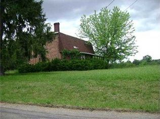 6426 Tuscarawas Rd, Midland, PA 15059