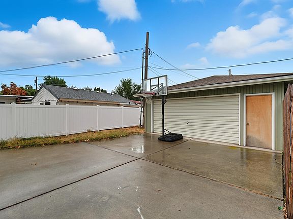 4th image of 1202 Richmond Blvd