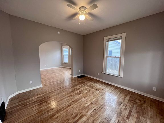2nd image of 218 16th Ave