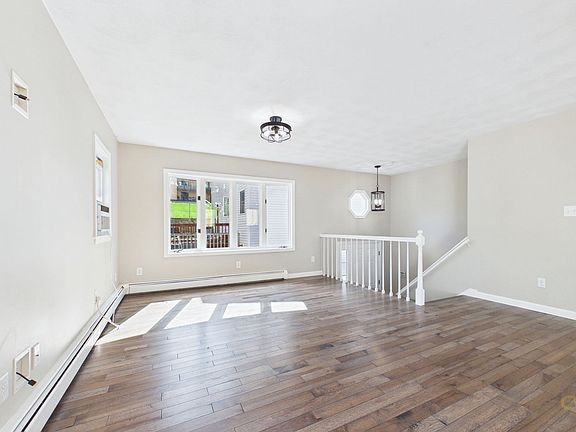 4th image of 102 Vestal St