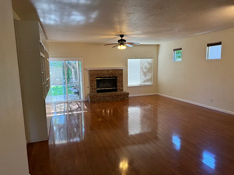 1829 Tumber Way — Photo 3