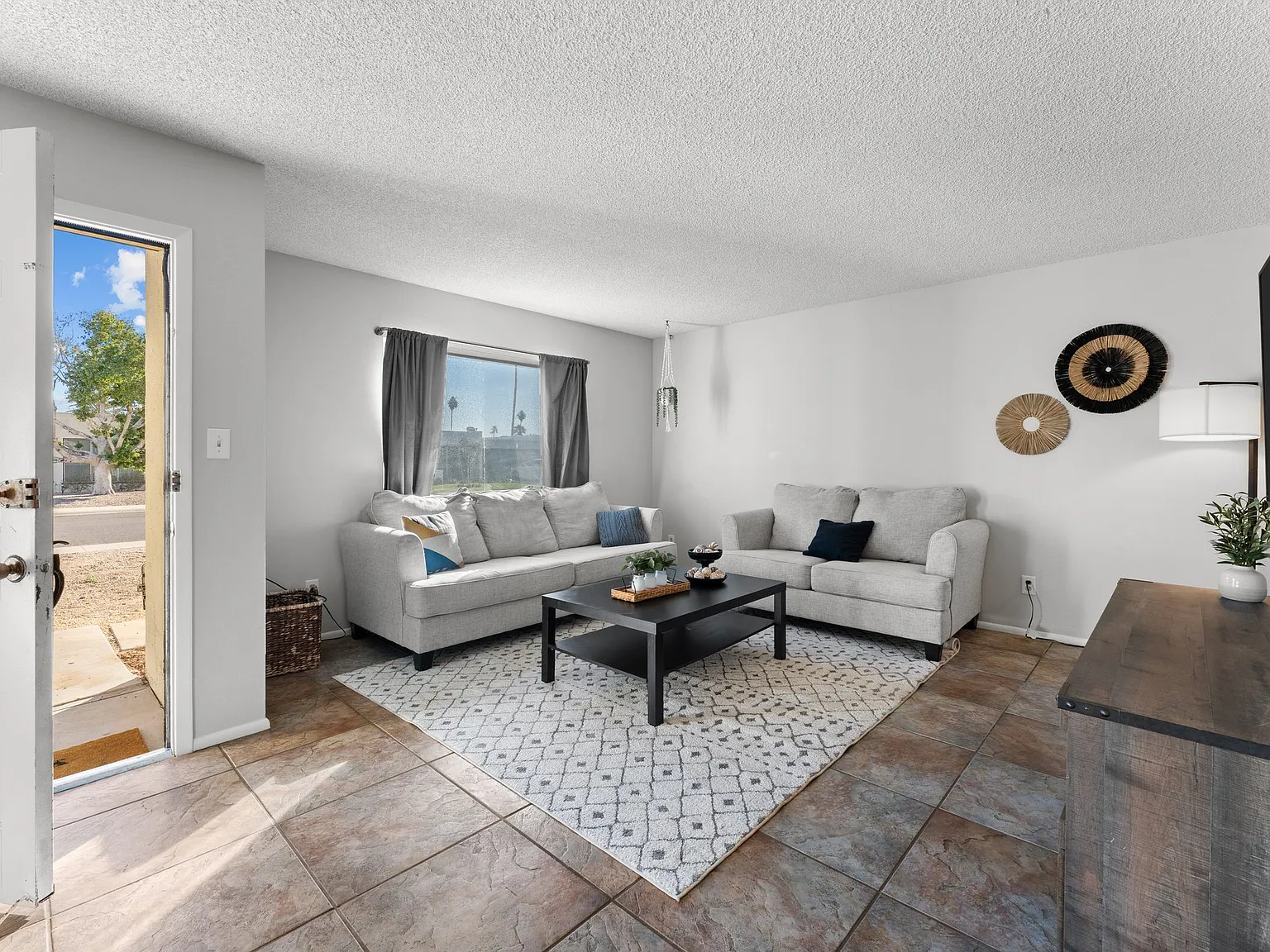 208 Bahia Ln E — Photo 4