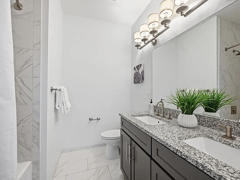 43565 Michigan Sq — Photo 35