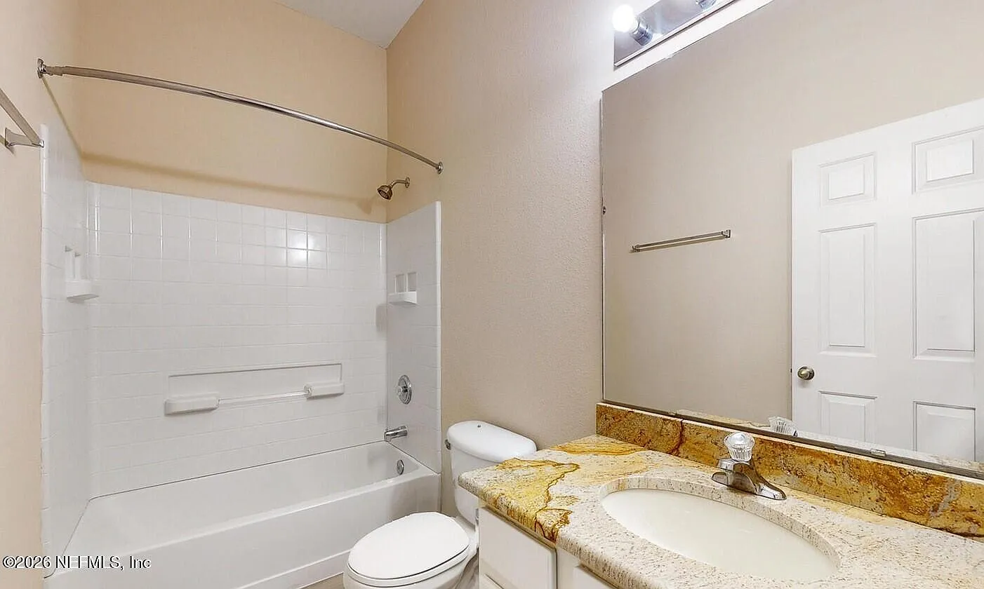 3 bed, 2.5 bath, 1407 sqft, $1,950 — Photo 4