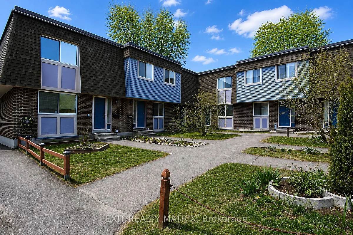 Building Photo - 2988 Fairlea Cres