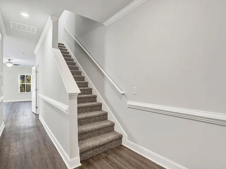 77 Dorsey Dr — Photo 5