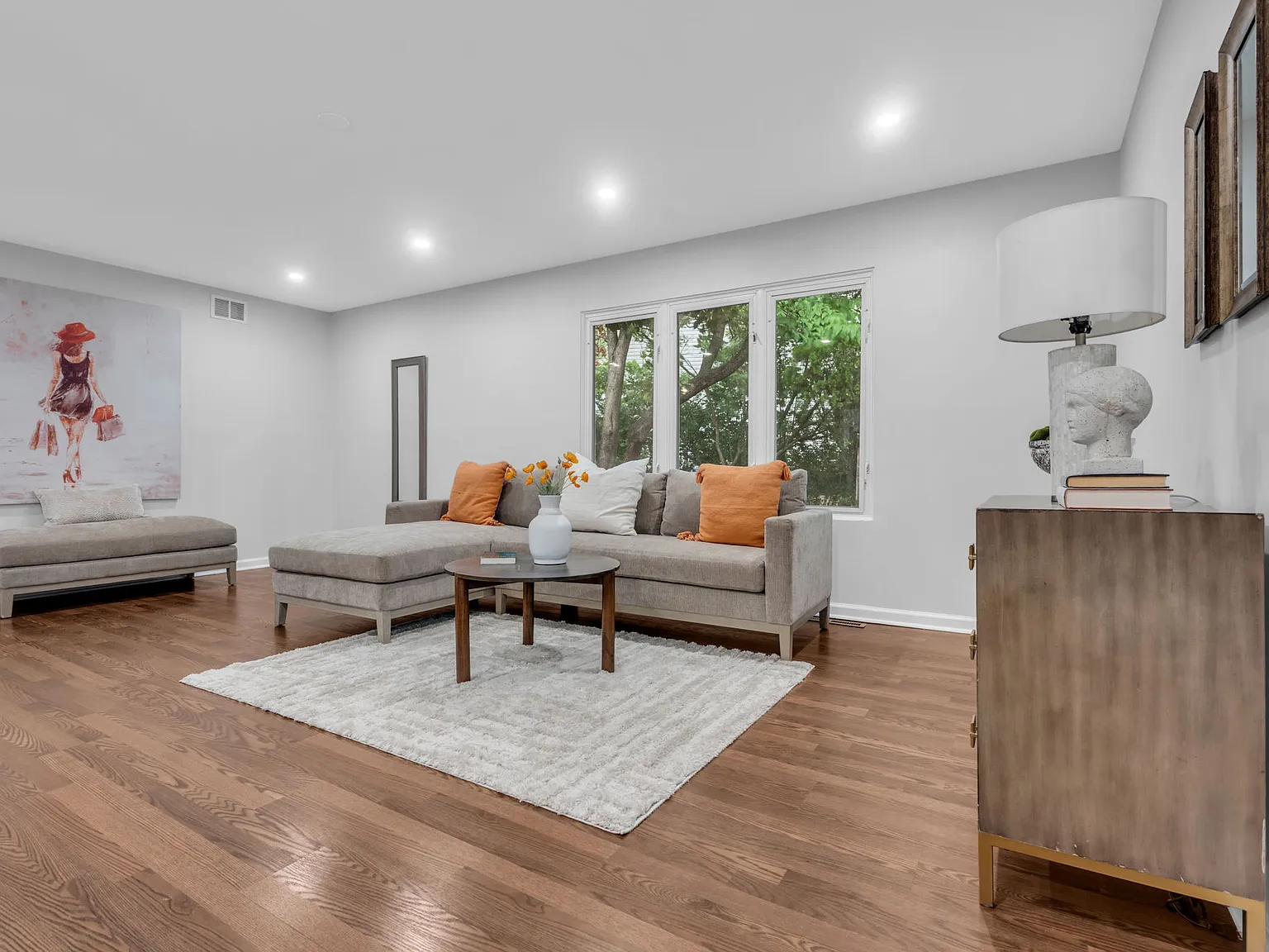 4 bed, 1509 sqft, $3,350 — Photo 3