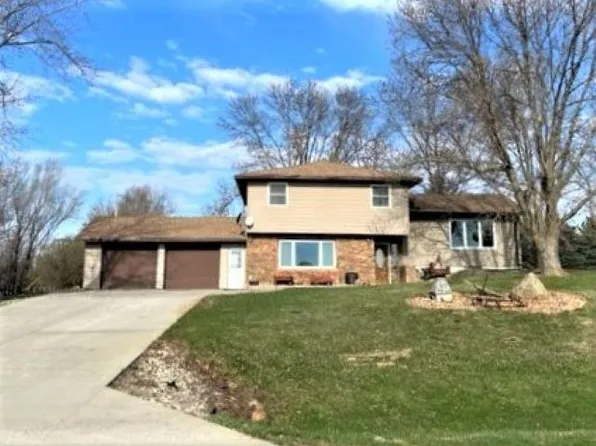 2503 Deer Blvd, Yankton, SD 57078