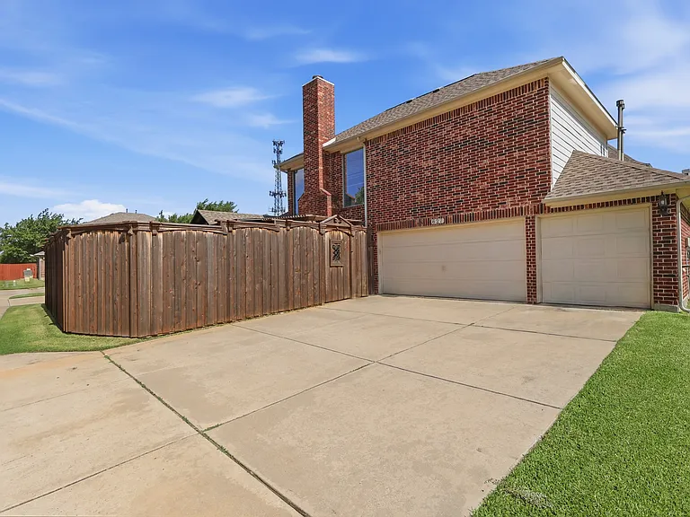 627 Seymour Dr — Photo 44