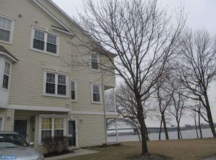 6212 Riverfront Dr, Palmyra, NJ 08065