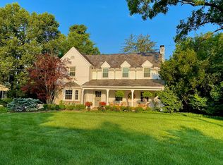 610 Miami Ave, Terrace Park, OH 45174