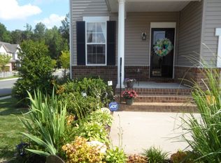 8734 Hollyhedge Ln, Mechanicsville, VA 23116