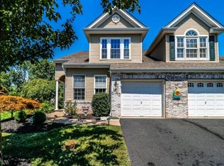 89 Saratoga Ct, Somerset, NJ 08873