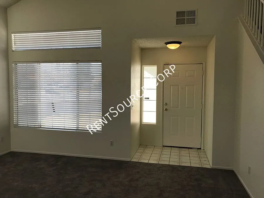 3 Bedroom 3 Bathroom House for Rent in Rosamond — Photo 4