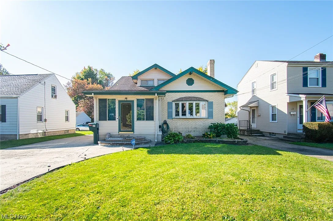 27 Terrace Dr photo 1