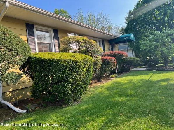 2760 Amboy Rd, Staten Island, NY 10306