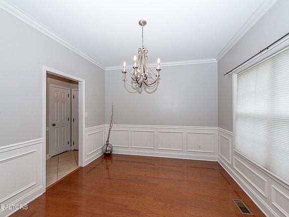 5th image of 820 Mackenzie Dr