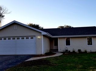 1560 Bryn Mawr Ln, Rockford, IL 61107