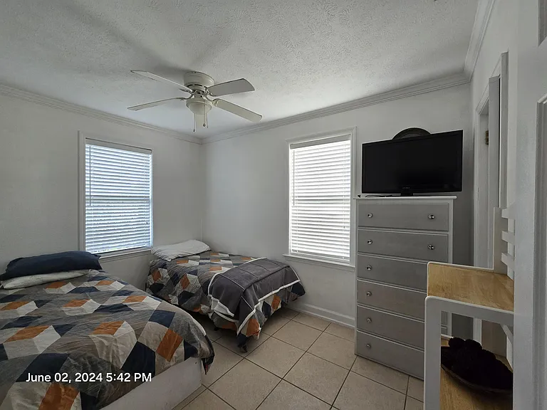 1200 Clay Ave — Photo 6