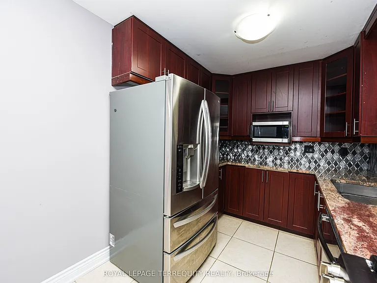 48 Montjoy Cres — Photo 12