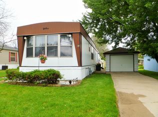 93 Robin, Beecher, IL 60401