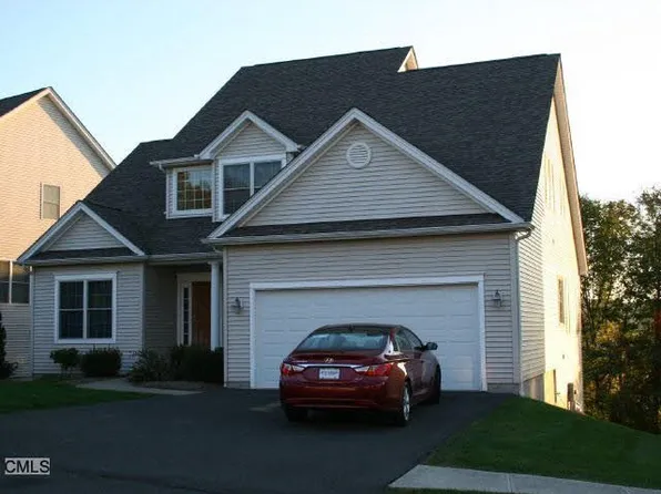 18 Tobins Ct, Danbury, CT 06810