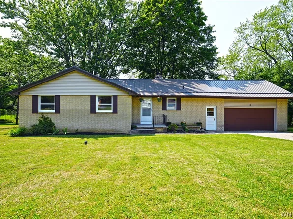 11 Boldt Ct, Orchard Park, NY 14127