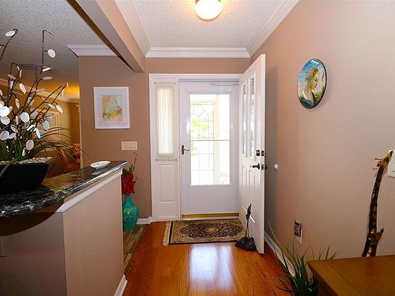 4th image of 2120 Clover Ct