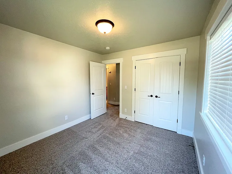 709 N Saddlebrook Way — Photo 27