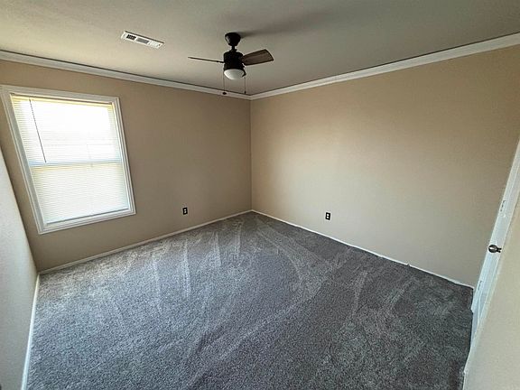 4th image of 101 Coy Ln