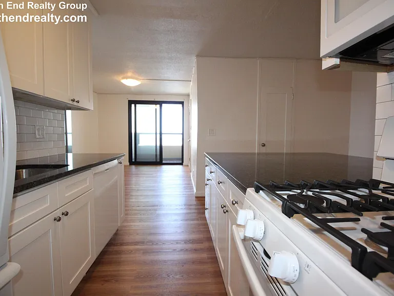 65 E India Row #35C — Photo 14