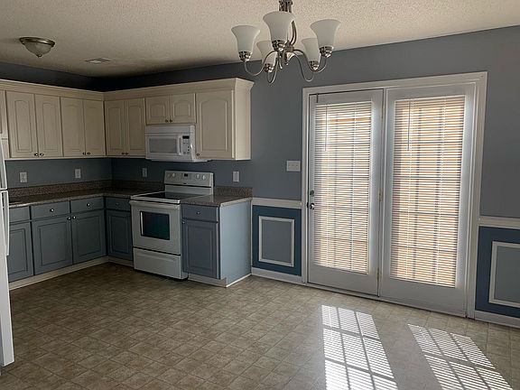 3rd image of 100 Vista Hill Dr