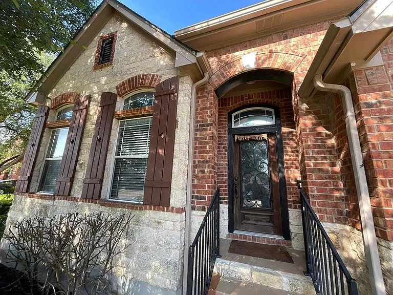 733 Edwards Walk Dr — Photo 4