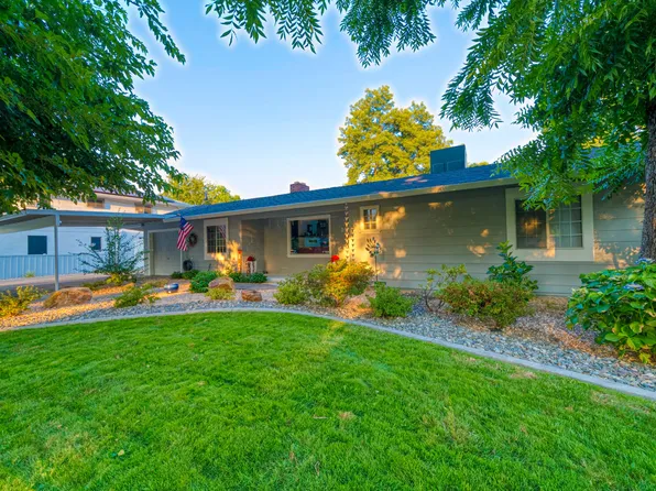 2945 Mahan St, Redding, CA 96001