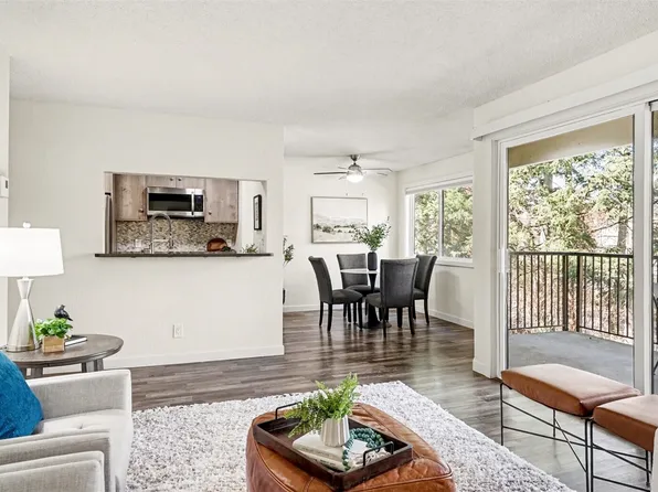 830 Kirkland Way #202, Kirkland, WA 98033