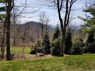 297 Sahalee Trl, Hendersonville, NC 28739