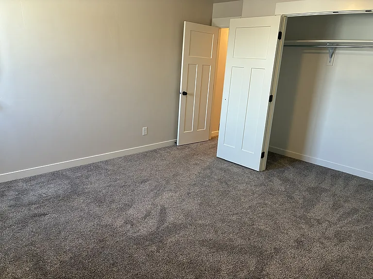 1405 Louise Ln — Photo 10