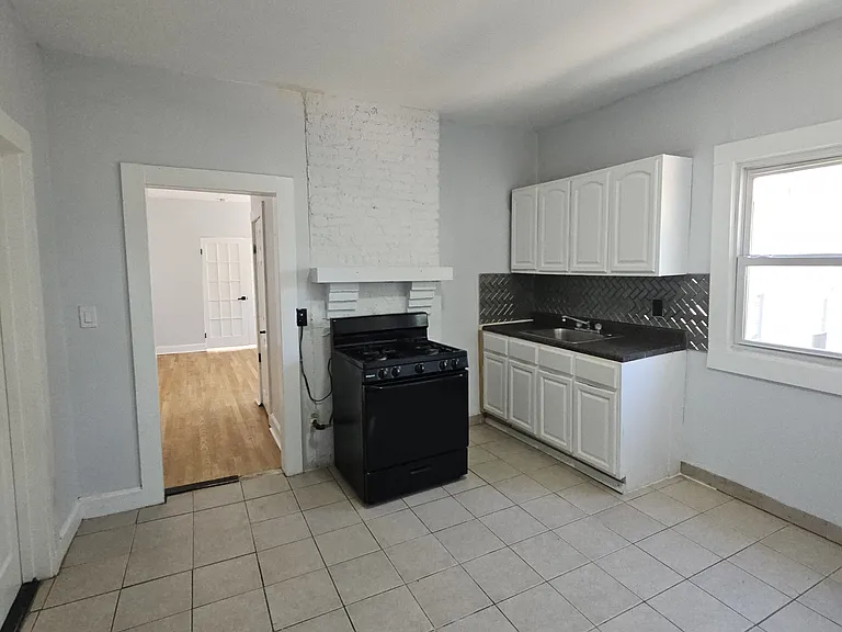 10 Rodwell Ave #B — Photo 3