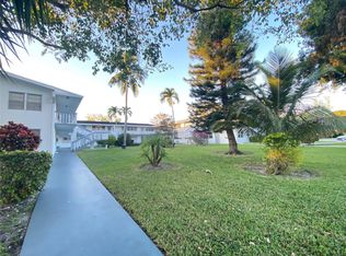 520 Durham Cir #R, Deerfield Beach, FL 33442