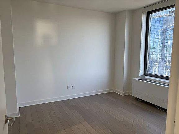 4th image of 312 11th Ave APT 32C