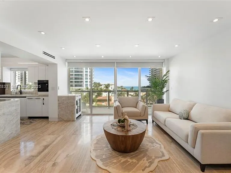 5900 Collins Avenue Cu #604 — Photo 12