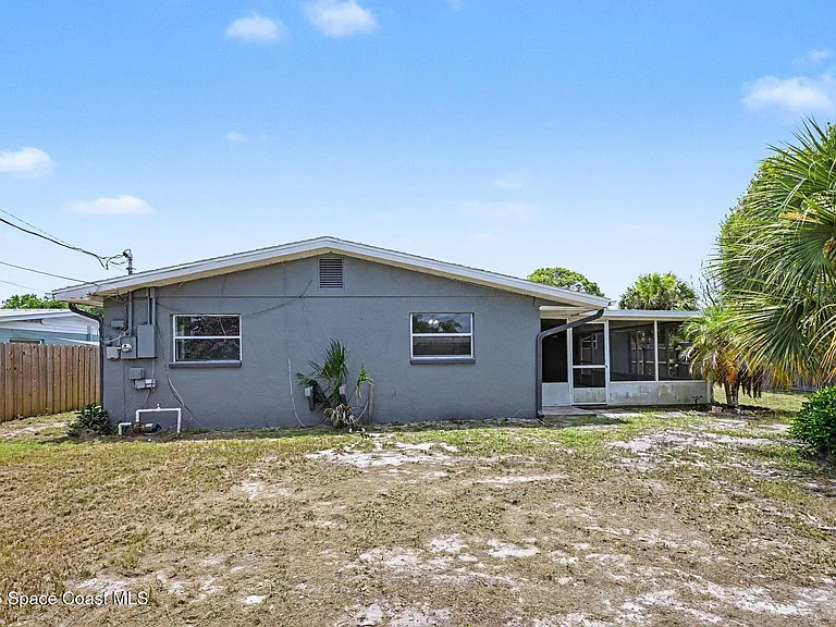 2292 Lakeview Dr — Photo 16