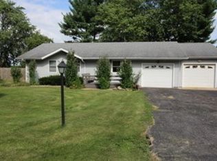 206 Gilmore Ave, Le Roy, IL 61752