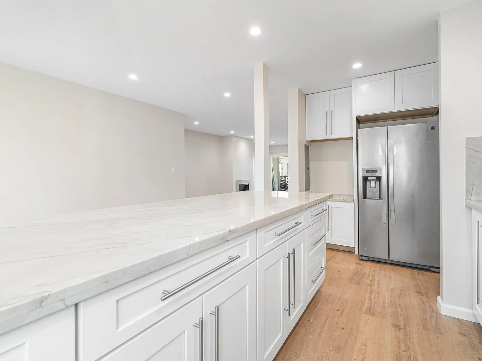2 bed, 1082 sqft, $3,499 — Photo 2