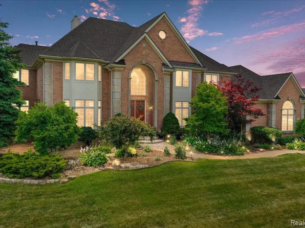 50985 Sunday Dr, Northville, MI 48167