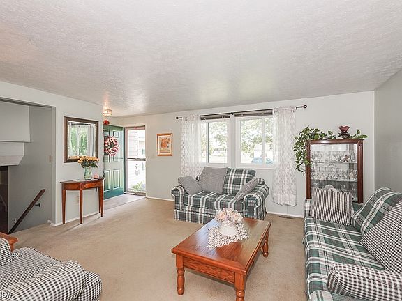 2nd image of 3416 Woodstock Ln