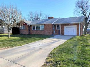1112 Sheridan St, Holdrege, NE 68949