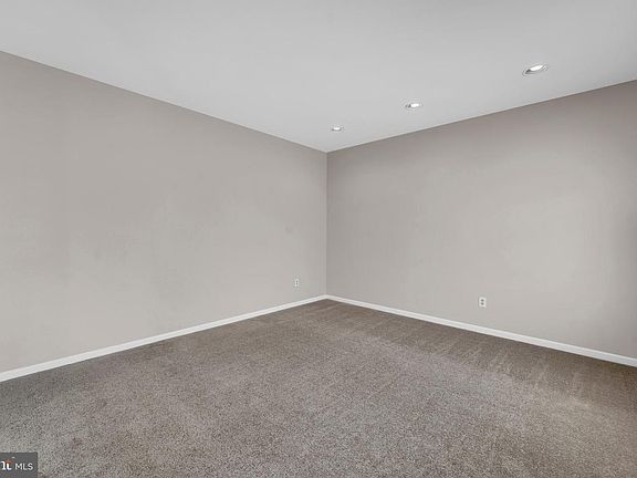 4th image of 109 Saddle Ct