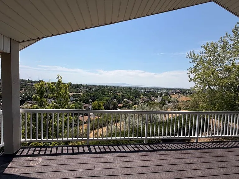 1835 N Beechwood Dr — Photo 14