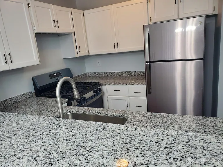 518 Edpas Rd — Photo 5